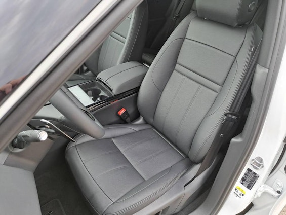 Vehicle image 9 Vehicle image 9