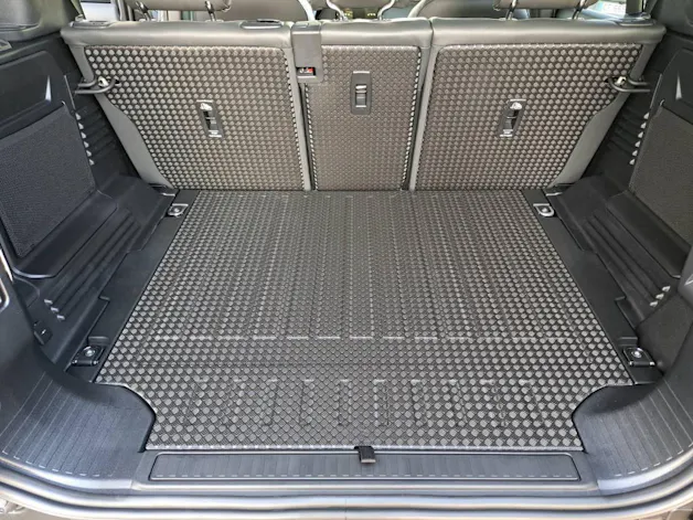 Land Rover Defender 110 3.0 D I6 250 X-Dynamic SE