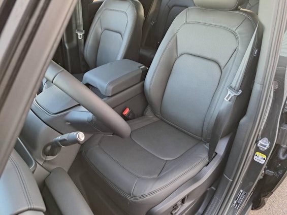 Vehicle image 8 Vehicle image 8