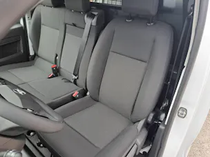 Opel Vivaro cargo 1.5 D 120cv (galerie de toit)