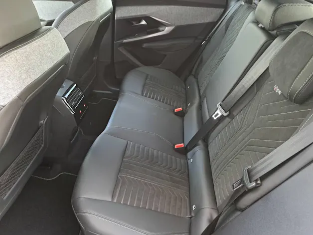 Peugeot 3008 1.2 Hybrid GT 145cv