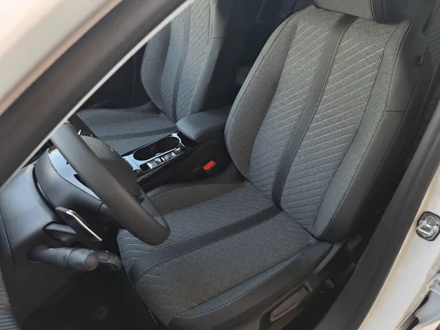 Peugeot 208 1.2 Hybrid 110cv Allure
