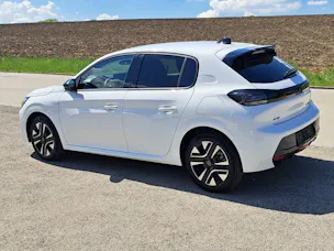 Peugeot 208 1.2 Hybrid 110cv Allure