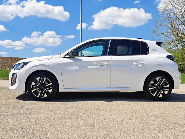 Peugeot 208 1.2 Hybrid 110cv Allure