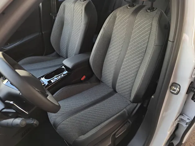 Peugeot 2008 1.2 Hybrid 145cv Allure