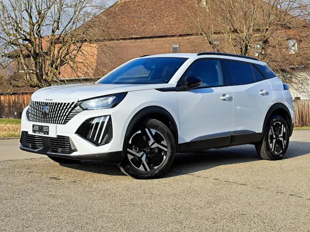Peugeot 2008 1.2 Hybrid 145cv Allure