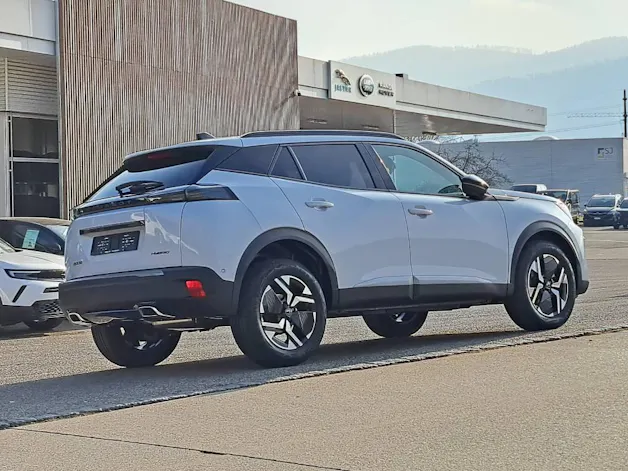 Peugeot 2008 1.2 Hybrid 145cv Allure