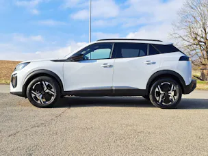 Peugeot 2008 1.2 Hybrid 145cv Allure