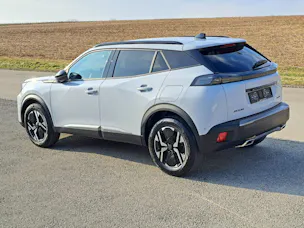 Peugeot 2008 1.2 Hybrid 145cv Allure