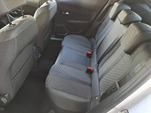 Peugeot 2008 1.2 Hybrid 145cv Allure