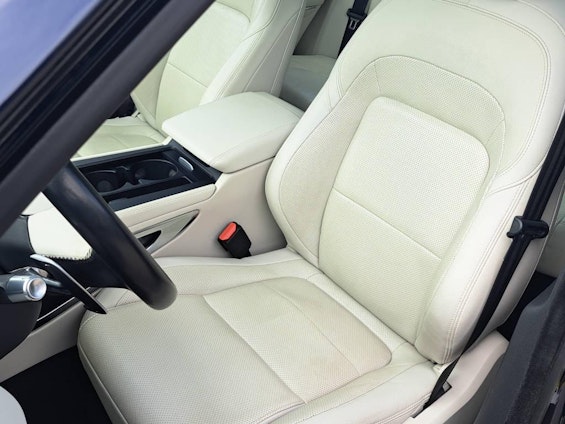 Vehicle image 8 Vehicle image 8