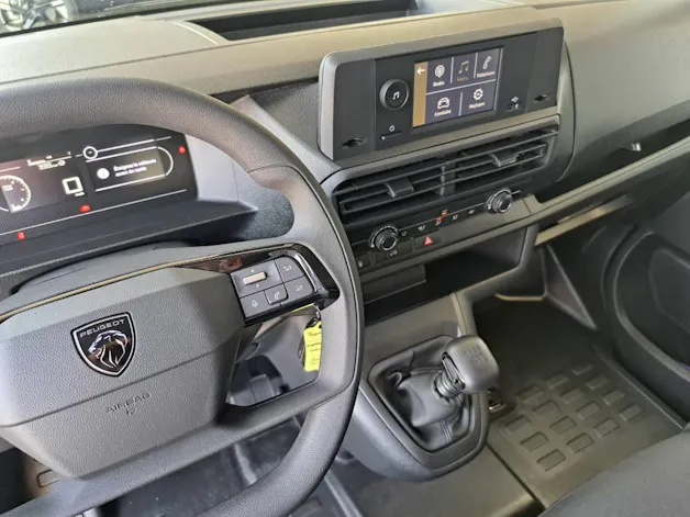 PEUGEOT Expert fourgon 1.5 BlueHDi 120cv - crochet