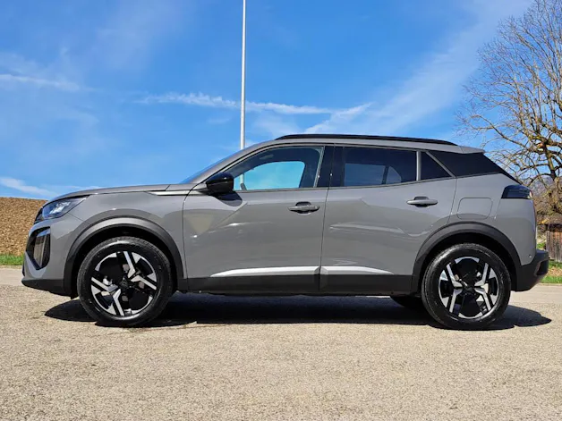 Peugeot 2008 1.2 Hybrid 145cv Allure Premium