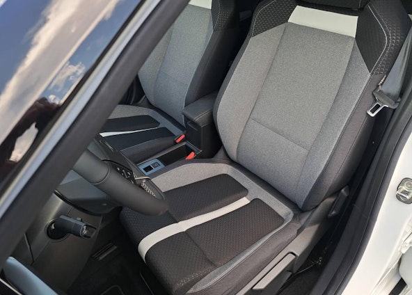 Vehicle image 8 Vehicle image 8