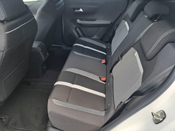 Vehicle image 9 Vehicle image 9