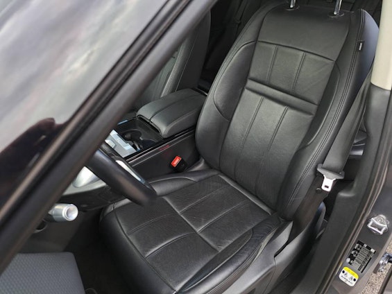 Vehicle image 8 Vehicle image 8