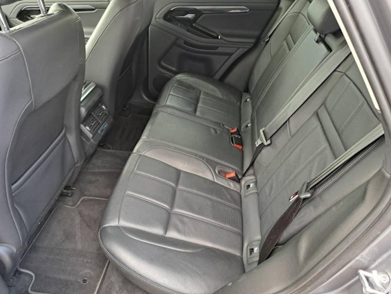 Vehicle image 9 Vehicle image 9