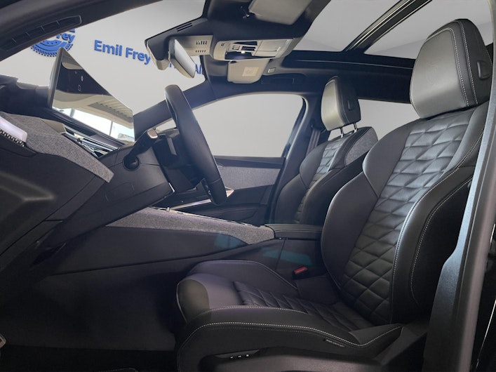 Vehicle image PEUGEOT 5008