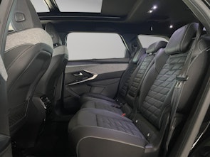 Vehicle image PEUGEOT 5008 1.2 Hybrid GT