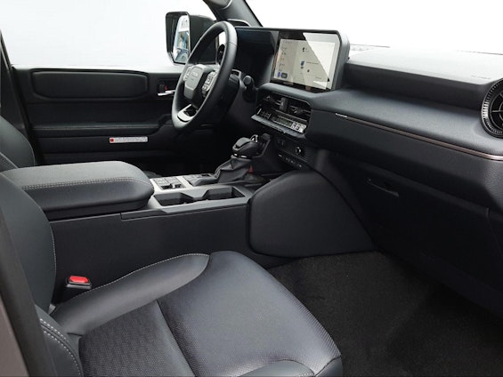 Vehicle image 14 Vehicle image 14