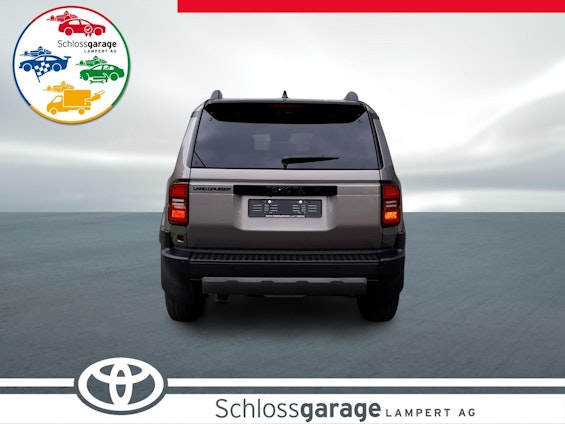 Vehicle image 3 Vehicle image 3