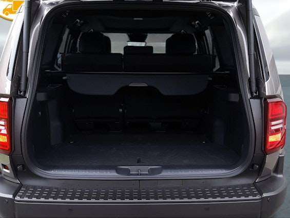 Vehicle image 4 Vehicle image 4