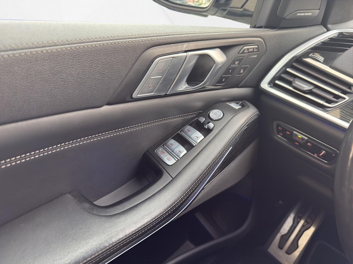 Vehicle image BMW X7