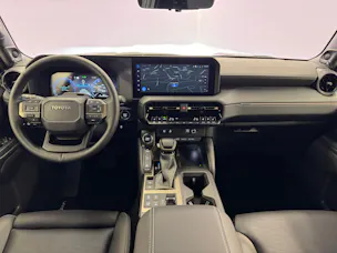 Toyota Land Cruiser 2.8 D 48V Invincible