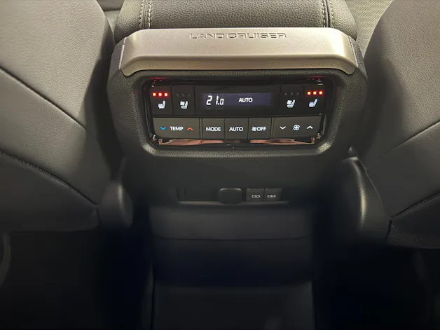 Toyota Land Cruiser 2.8 D 48V Invincible