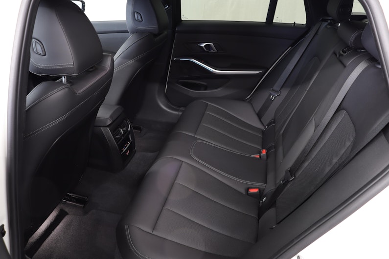 Vehicle image BMW 3 SERIES