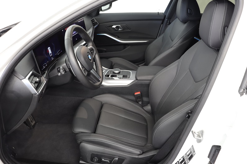 Vehicle image BMW 3 SERIES