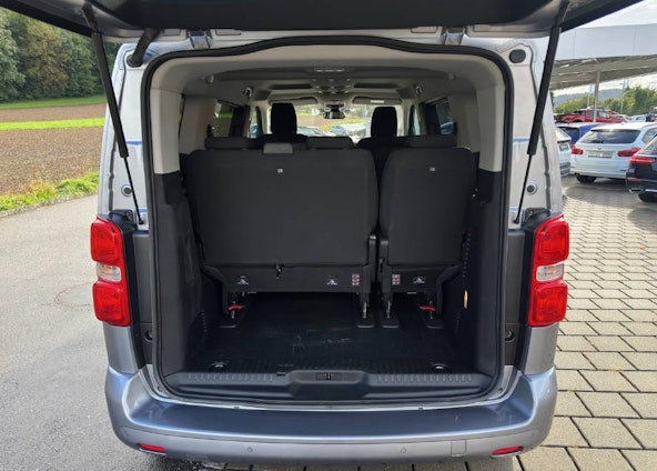 Vehicle image 10 Vehicle image 10