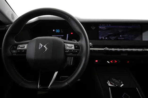 DS Automobiles 4 1.6 E-Tense Ligne Noire