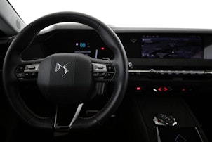 Vehicle image DS AUTOMOBILES 4 1.6 E-Tense Ligne Noire