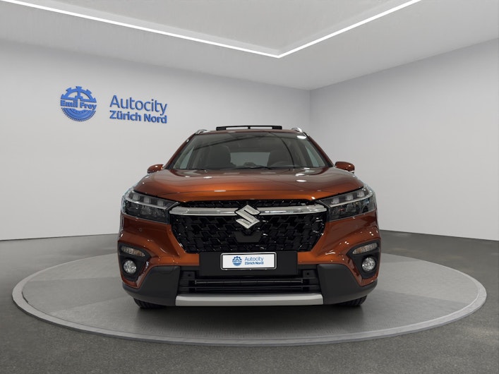 Vehicle image SUZUKI S-CROSS