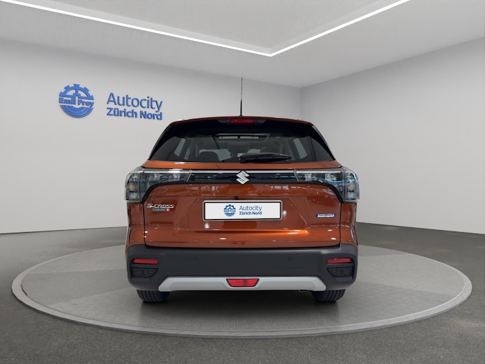 Vehicle image SUZUKI S-CROSS