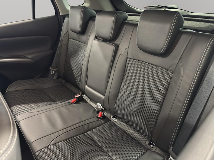 Vehicle image SUZUKI S-CROSS