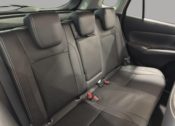 Vehicle image 10 Vehicle image 10