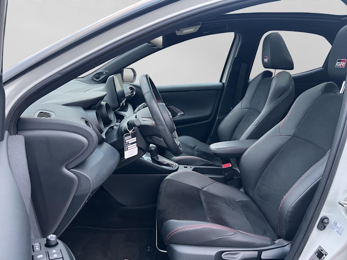 Vehicle image TOYOTA YARIS