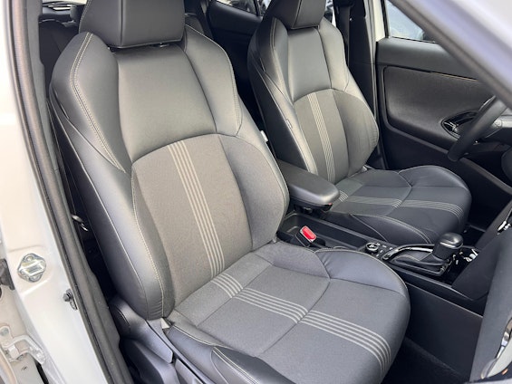 Vehicle image 14 Vehicle image 14