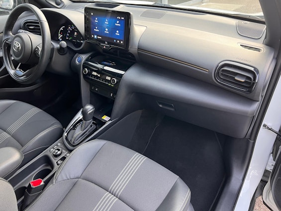 Vehicle image 13 Vehicle image 13