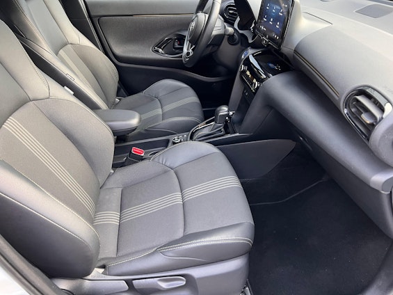 Vehicle image 12 Vehicle image 12