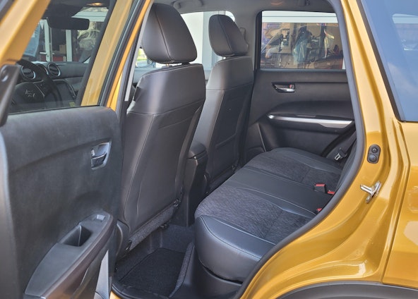 Vehicle image 6 Vehicle image 6