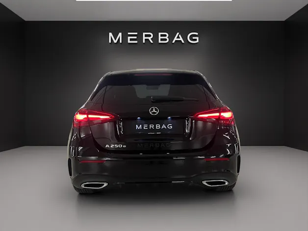 Mercedes-Benz A 250 e EQ Star 8G-DCT