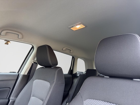 Vehicle image 19 Vehicle image 19