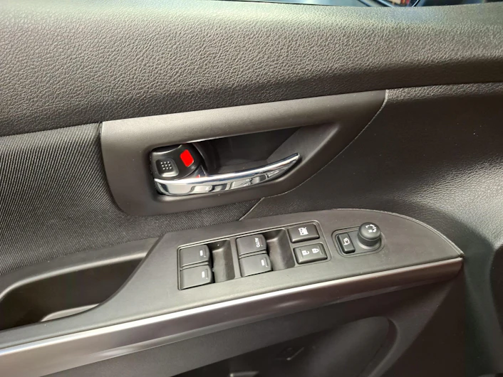 Fahrzeugbild SUZUKI S-CROSS