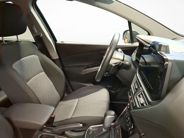 Fahrzeugbild SUZUKI S-CROSS