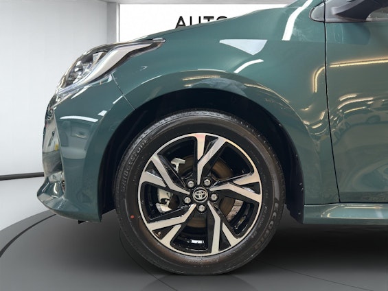 Vehicle image 14 Vehicle image 14