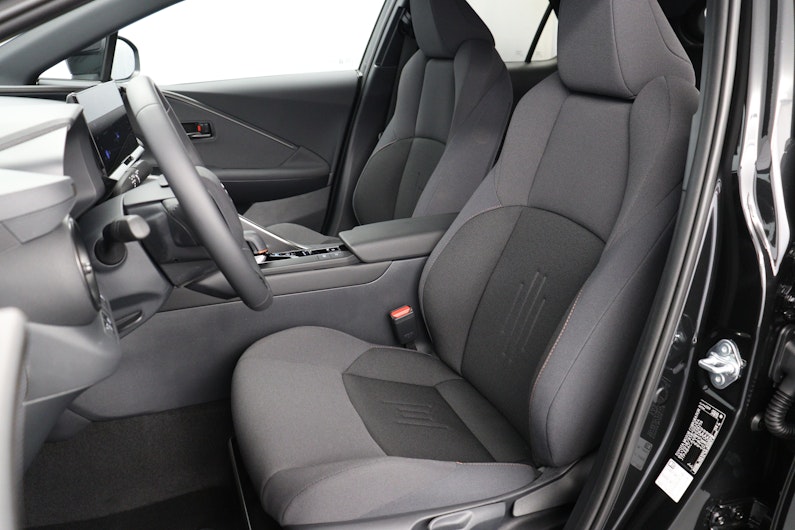 Vehicle image TOYOTA C-HR