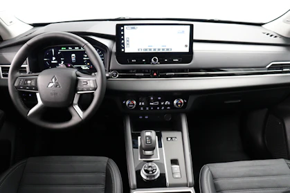 MITSUBISHI OUTLANDER 10